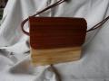 cartera de kiri con la tapa articulada en madera de cedro,las ma